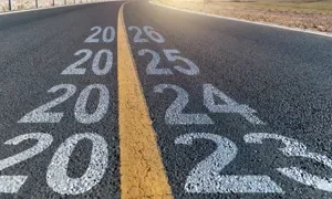 time heading off into the horizon to symbolise delay xy adobestock 539545965